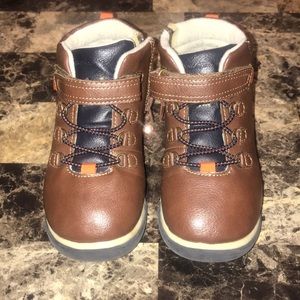 Toddler boys Eddie Bauer boots